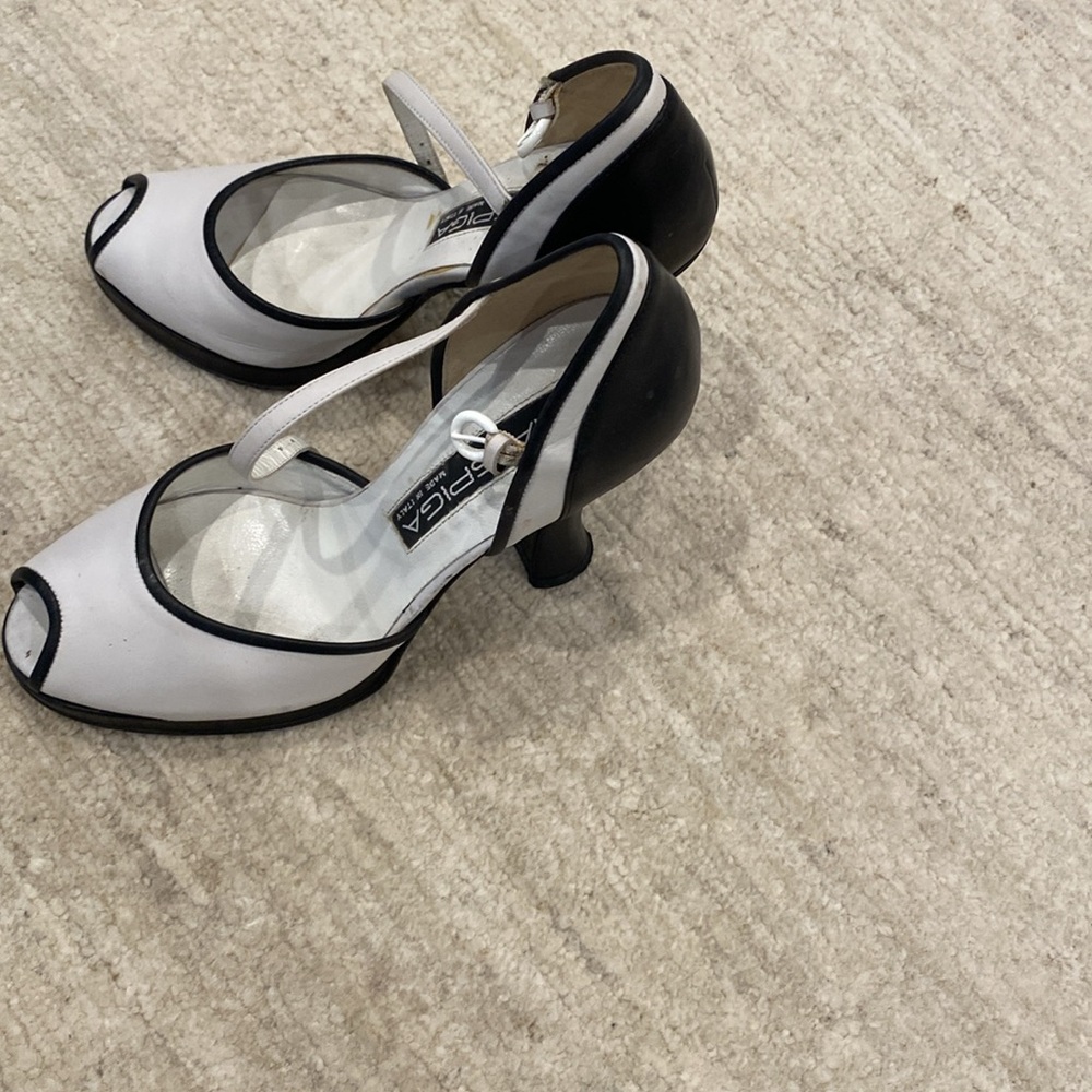 Via Spiga White and Black Peep-Toe Heels - Picture 4 of 10